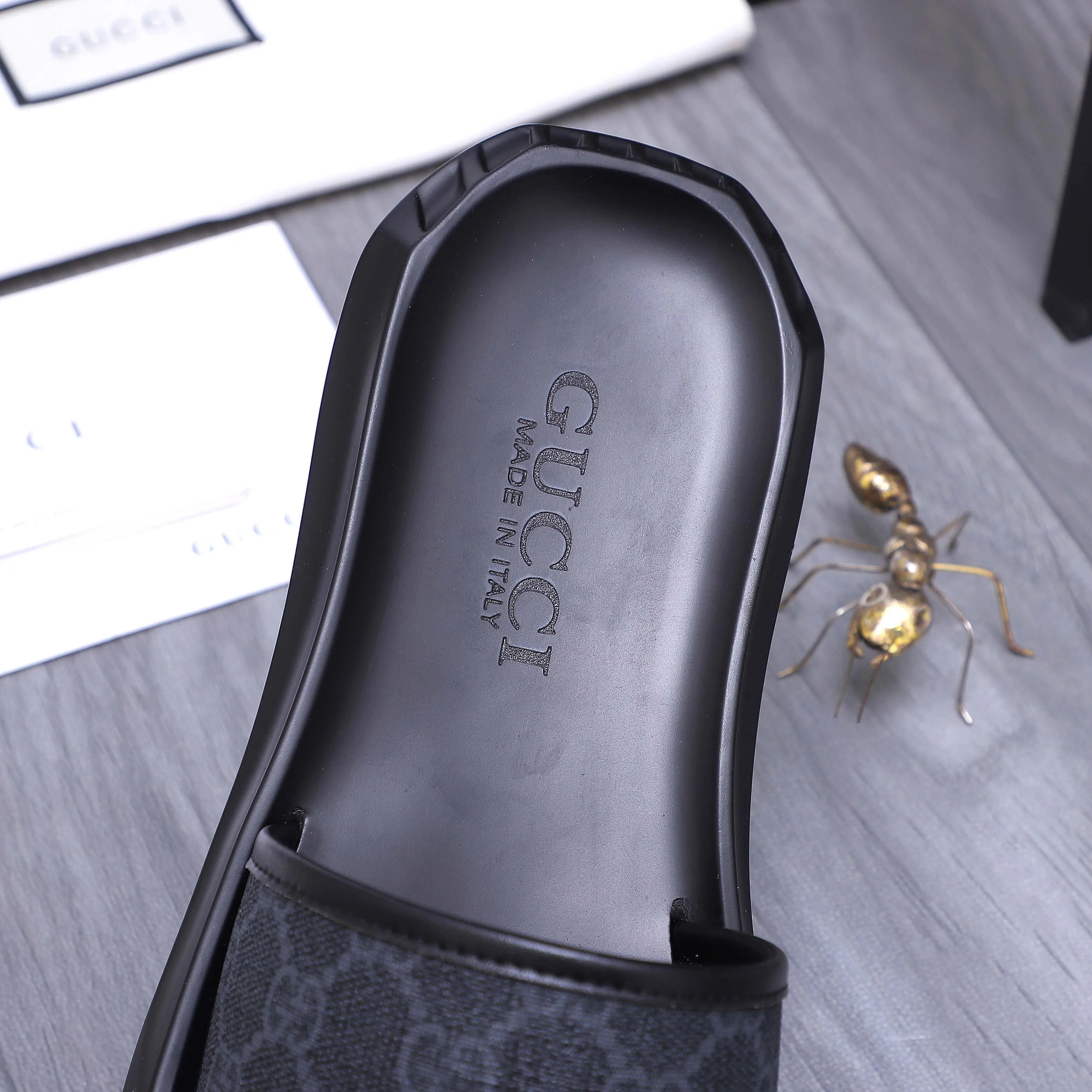 Men's shoes 💰280 Product trademark: GUCCI "Gucci" slippers Regular size: 38-44 (45.46 custom-made, non-returnable) Product materials: Selected cowhide printed upper, instep imitation leather lining, original outsole